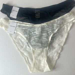 Calvin Klein All Over Lace Bikini Panties 2 Pairs Size Medium / 6